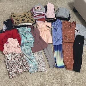 Fall/winter girls 4T bundle…less than yr old!